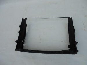 RAMKA OSŁONA MASKOWNICA CHŁODNICA CHŁODNICY BMW 7 E65 V8 4.4 F-VAT