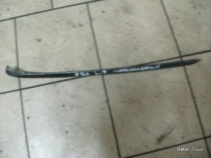 LISTWA SZYBY PRZÓD L E90 E91 SPARKING GRAPHITE