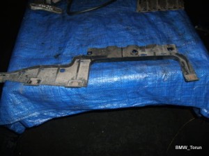 OSŁONA MASKOWNICA TYLNA TYŁ BMW E90