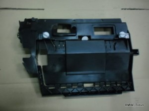 OSŁONA PŁYTA POD KONSOLĘ SCHOWEK BMW E39