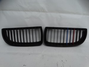 NERKA NERKI GRILL ATRAPA BMW E90 E91 M-PAKIET LOGO F-VAT