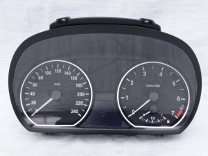 LICZNIK ZEGARY EUROPA BMW E81 E82 E87 E88 1024932 F-VAT