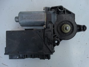 SILNICZEK PODNOSZENIA SZYBY AUDI A4 B6 B7 8E0959802A F-VAT