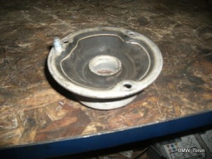 PODUSZKA ŁOŻYSKO AMORTYZATORA PRZÓD BMW E60