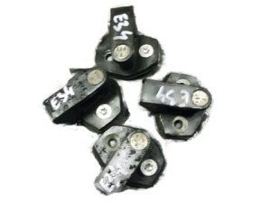 RYGIEL MOCOWANIE DRZWI TYŁ BMW E34