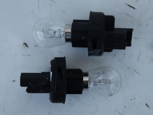 OPRAWKA ŻARÓWKI LAMPY PRZECIWMGIELNEJ WKŁAD FORD KUGA MK1 F-VAT