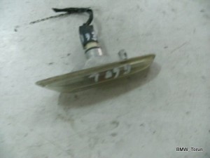 KIERUNKOWSKAZ MIGACZ LEWY BMW E60 E61