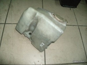 ZBIORNICZEK SPRYSKIWACZY 2 POMPKI LAMP BMW E36