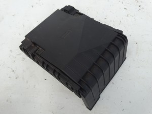 OBUDOWA SKRZYNKI BEZPIECZNIKÓW VW PASSAT CC SKODA SEAT 2.0TDI F-VAT
