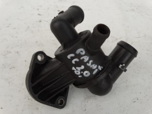 OBUDOWA TERMOSTATU VW PASSAT CC B6 AUDI SKODA SEAT 2.0 TDI 03L121111AC F-VAT
