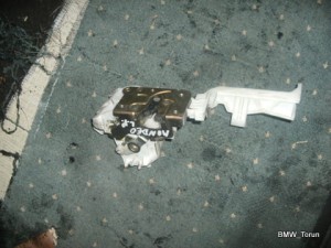 ZAMEK DRZWI PRZÓD LEWY MONDEO MK3