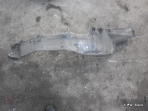 NADKOLE PRZÓD LEWE MERCEDES 124