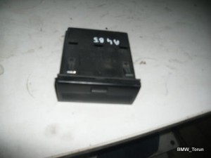 SCHOWEK OSŁONA PÓŁKA AUDI A4 B5
