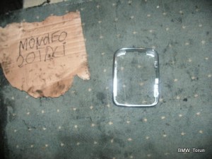 RAMKA OSŁONA BIEGÓW CHROM MONDEO MK3