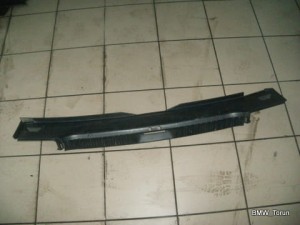 OSŁONA MASKOWNICA PASA TYŁ BMW E36 KOMBI