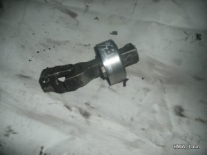 KRZYŻAK ŁACZNIK KOLUMNY KIEROWNICZEJ BMW E36