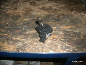 SILNICZEK REGULACJI LAMPY PRZÓD BMW E46