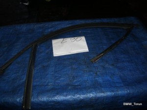 USZCZELKA SZYBY DRZWI PRZÓD L BMW E90 E91