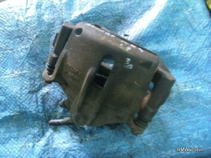 ZACISK PRZÓD LEWY 3.0 V6 ST220 MONDEO MK3
