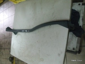 LISTWA OSŁONA MASKOWNICA PRZÓD LEWA AUDI A4 B5