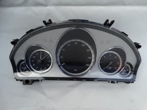 LICZNIK ZEGARY MERCEDES W212 2.2 CDI A2129006003 F-VAT