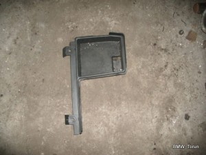 OSŁONA POKRYWA SCHOWEK BAGAŻNIKA LEWY E46 SEDAN