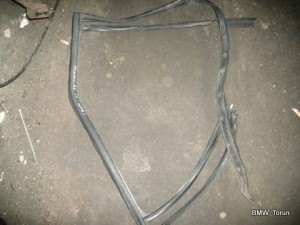 USZCZELKA SZYBY DRZWI TYŁ LEWA KOMBI VW PASSAT B5