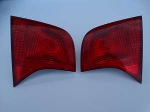 LAMPA W KLAPĘ LEWA AUDI A4 B7 SEDAN F-VAT