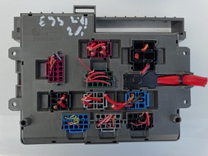 SKRZYNKA BEZPIECZNIKÓW BMW E92 E93 106887 F-VAT