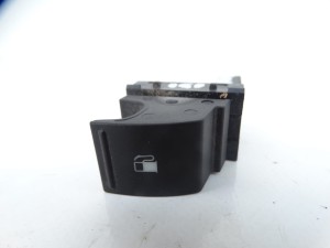 PRZYCISK PRZEŁĄCZNIK OTWIERANIA KLAPKI WLEWU PALIWA VW GOLF V AUDI SKODA SEAT F-VAT