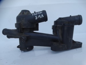OBUDOWA TERMOSTATU TERMOSTAT 1.4 TSI TFSI VW GOLF V AUDI SKODA SEAT 03C121121D F-VAT