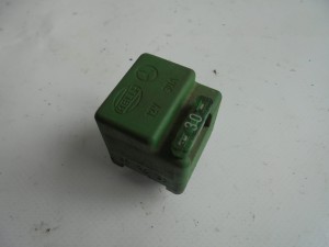 PRZEKAŹNIK BEZPIECZNIK MODUŁ MERCEDES W202 W124 W201 190 R129 F-VAT