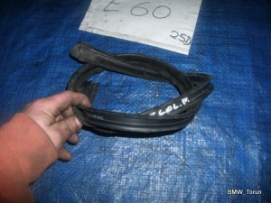 USZCZELKA PRZÓD PRAWA BMW E60 E61