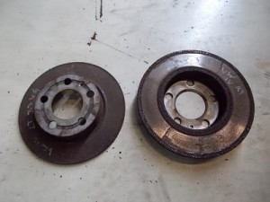 TARCZA HAMULCOWA TYŁ TYLNA GOLF IV 97-04