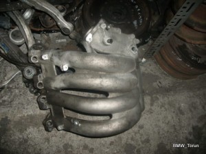 KOLEKTOR SSĄCY 1.6 PASSAT B5
