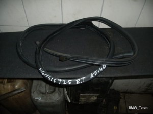 USZCZELKA DRZWI TYŁ PRAWA KOMBI AVENSIS T25
