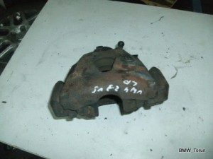 ZACISK PRZOD PRZEDNI LEWY 2.3 V5 VW GOLF IV