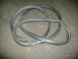 USZCZELKA DRZWI PRZÓD PRAWA VW PASSAT B5