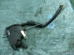 ZAMEK SIŁOWNIK DRZWI PRZÓD P F-VAT CIVIC VII 0105