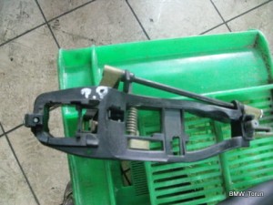 KLAMKA OBUDOWA PRZÓD PRAWA BMW E46