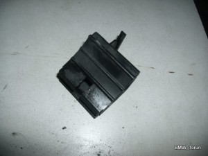 MOCOWANIE UCHWYT STELAŻ GOLF IV 97-04