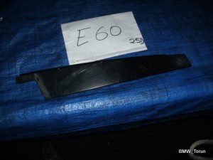 LISTWA OSŁONA PIONOWA DZRWI PRZÓD LEWA BMW E60 E61