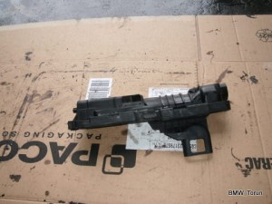 UCHWYT MOCOWANIE PLASTIK CHŁODNICY BMW E46