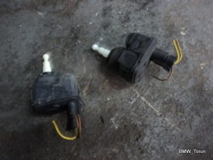 SILNICZEK REGULACJI LAMPY PRZÓD L P OMEGA B