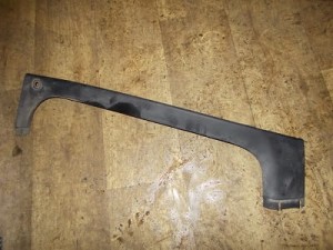 LISTWA OSŁONA PLASTIK KLAPY LEWA BMW E39 KOMBI