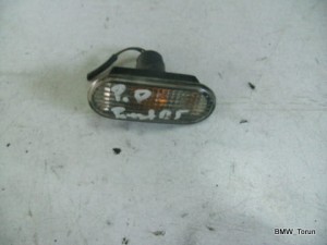 KIERUNKOWSKAZ PRAWY MAŁY PASSAT B5