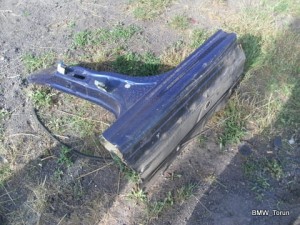 SŁUPEK ŚRODKOWY PRÓG PRAWY BMW E39