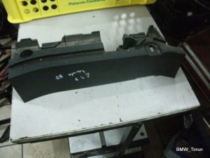 OSŁONA MASKOWNICA SCHOWEK BAGAŻNIKA KOMBI BMW E39