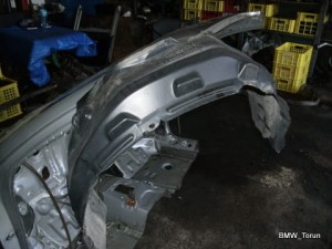 NADKOLE PRZÓD AVENSIS 97-02