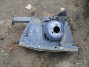 ĆWIARTKA PODŁUŻNICA FARTUCH PRZÓD LEWA E46 F-VAT